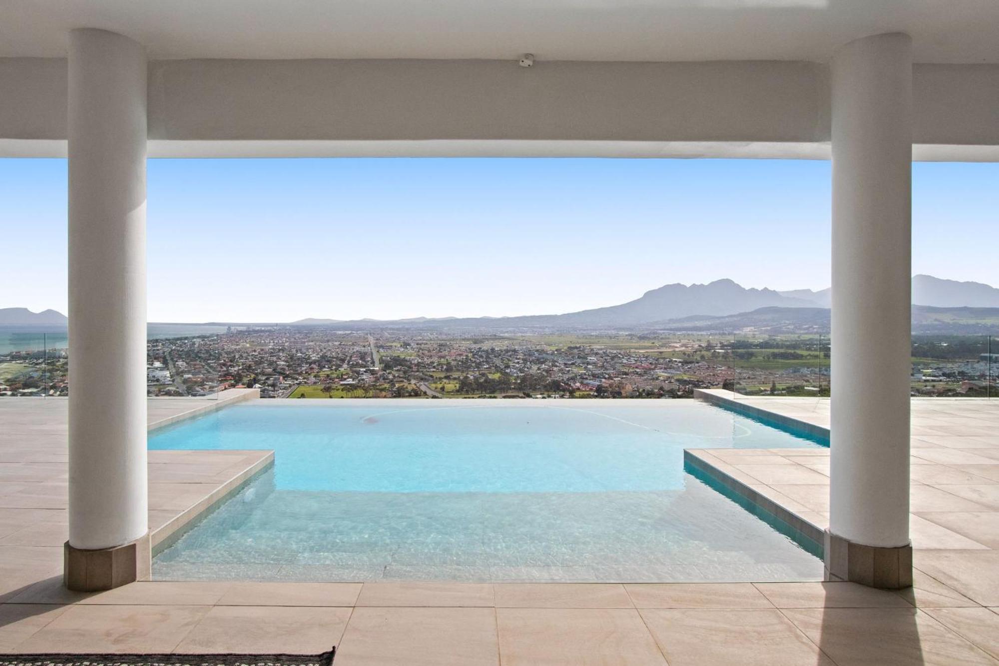 Restio View 11 By Host Agents Holiday home Cape Town
